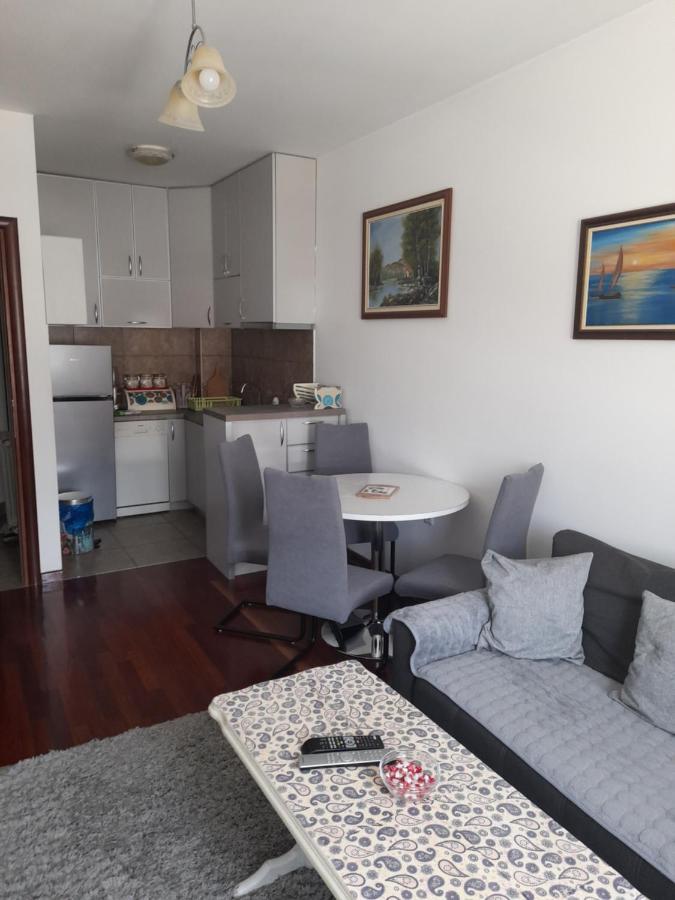 Gloria Apartman Жабляк Экстерьер фото